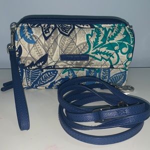 ⚡️Vera Bradley All In One Crossbody Purse⚡️